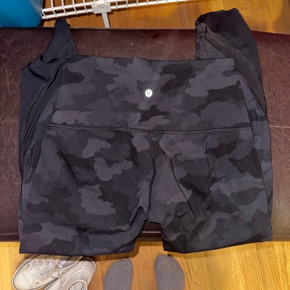 Lulu Lemon Camo Leggings - Picture 1 of 3